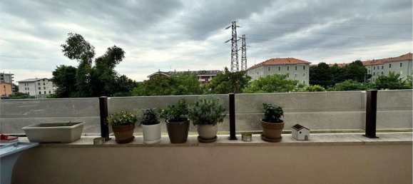 3-salle Appartement à Monza, Italy No. 3396 30