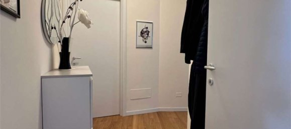 3-salle Appartement à Monza, Italy No. 3396 26