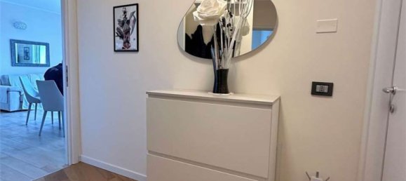 3-salle Appartement à Monza, Italy No. 3396 27