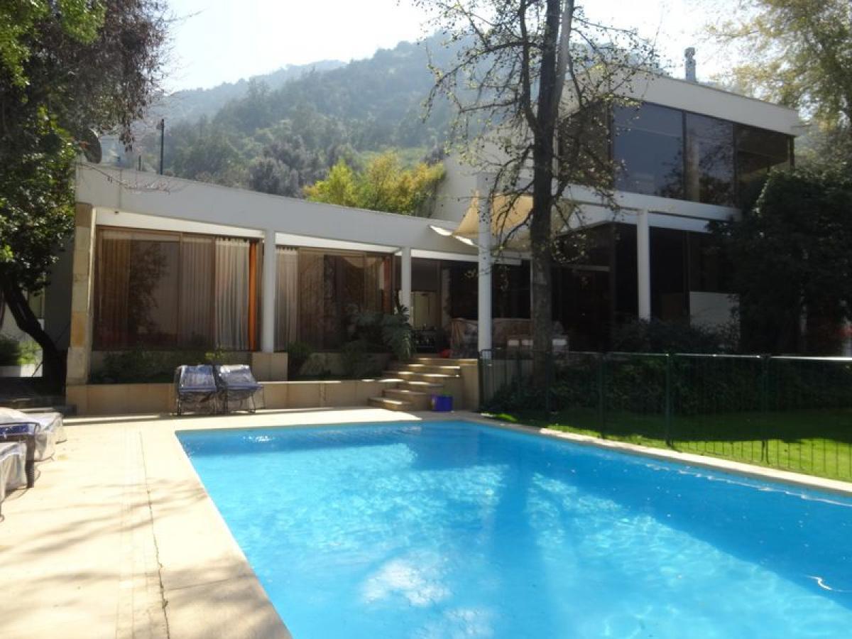 4 bedrooms House in Santiago, Chile No. 5156