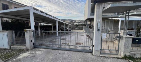 5 rooms Apartment in Osimo, Italy No. 29046 16