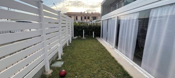 5 rooms Apartment in Osimo, Italy No. 29046 12