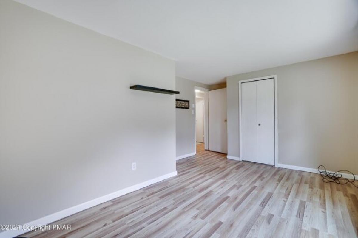 3 bedrooms House in Tobyhanna, USA No. 396179