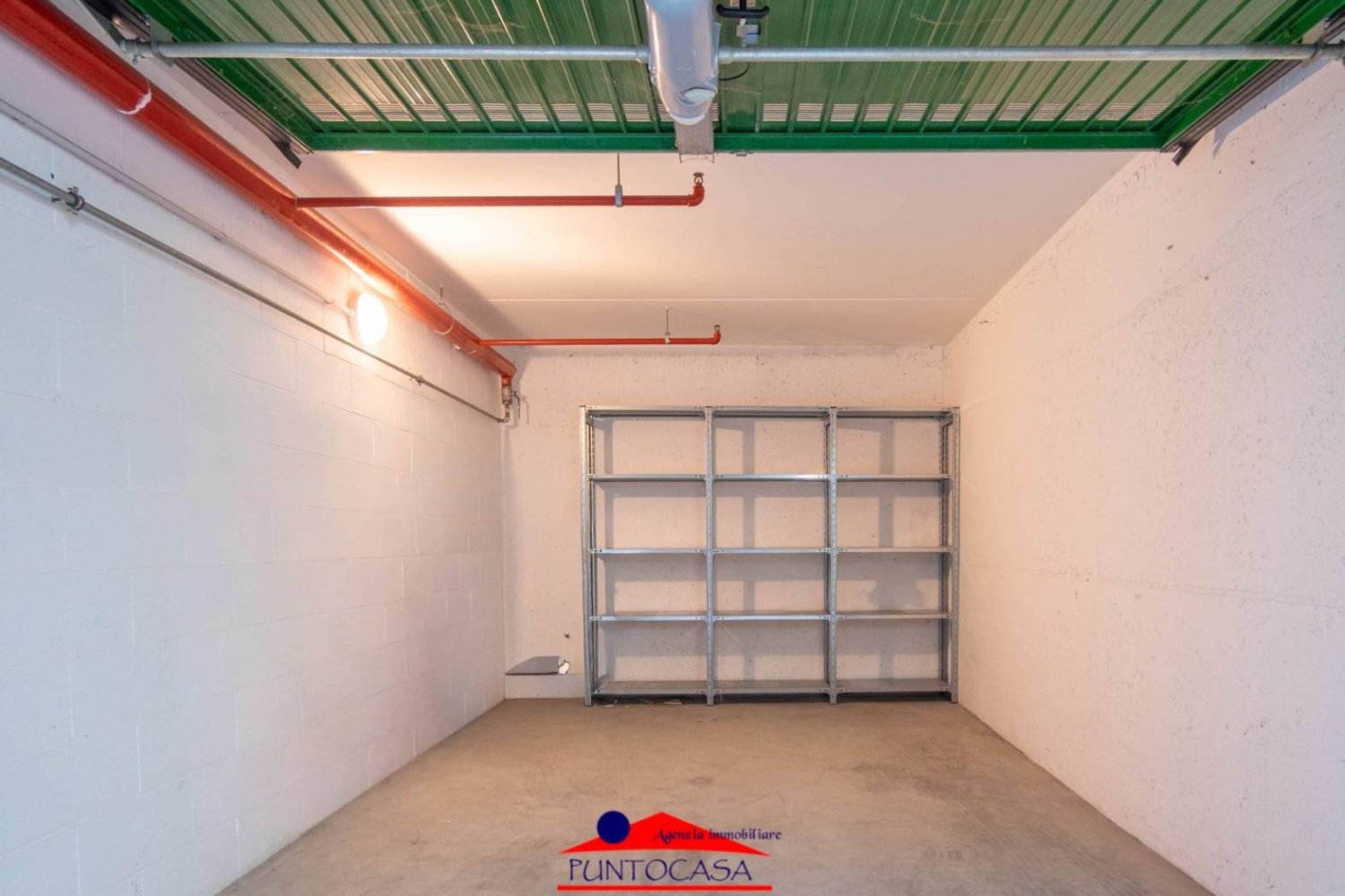 Garaje en Cuneo, Italy 18 m² No. 396937