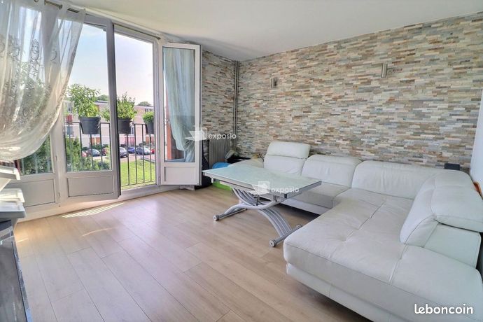 Apartamento de 3 dormitorios en Saint-Germain-les-Arpajon, France No. 283383