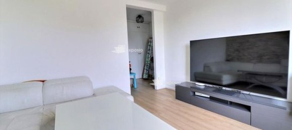 Apartamento de 3 dormitorios en Saint-Germain-les-Arpajon, France No. 283383 2
