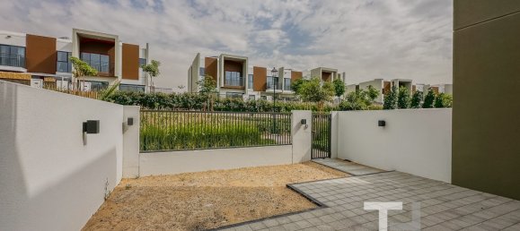 Таунхаус с 3 спальнями в Dubai Land, ОАЭ № 28610 15