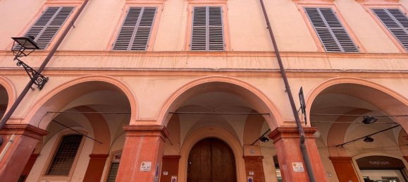 3 bedrooms Apartment in Modena, Italy No. 336767 4