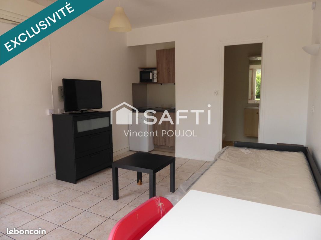 Studio in Sainte-Savine, France No. 256105