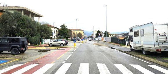 3 Schlafzimmer Wohnung in Montemurlo, Italy, Nr. 345144 8