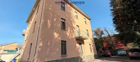 3 rooms Apartment in Parma, Italy No. 229482 12