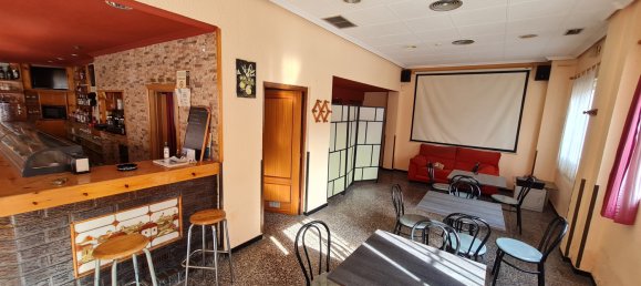 Коммерческая недвижимость 100м² в Сарагоса, Испания № 108222 4