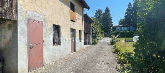 4 bedrooms Villa in Buguggiate, Italy No. 326549 4