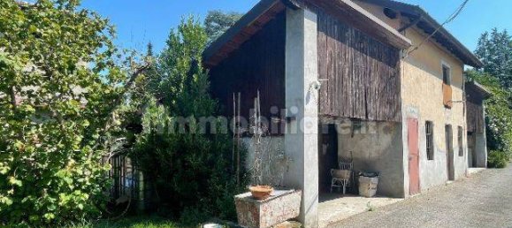 4 bedrooms Villa in Buguggiate, Italy No. 326549 2