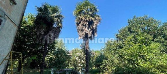 4 bedrooms Villa in Buguggiate, Italy No. 326549 7