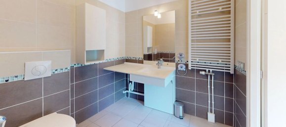 1 bedroom Apartment in Emerainville, France No. 330363 8