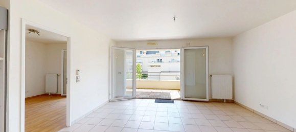1 bedroom Apartment in Emerainville, France No. 330363 3
