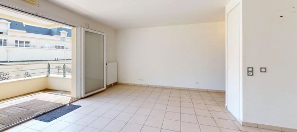 1 bedroom Apartment in Emerainville, France No. 330363 11