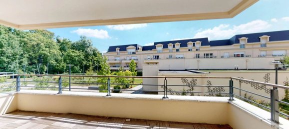 1 bedroom Apartment in Emerainville, France No. 330363 12