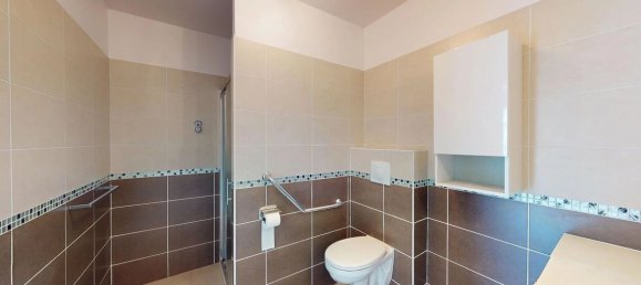 1 bedroom Apartment in Emerainville, France No. 330363 9