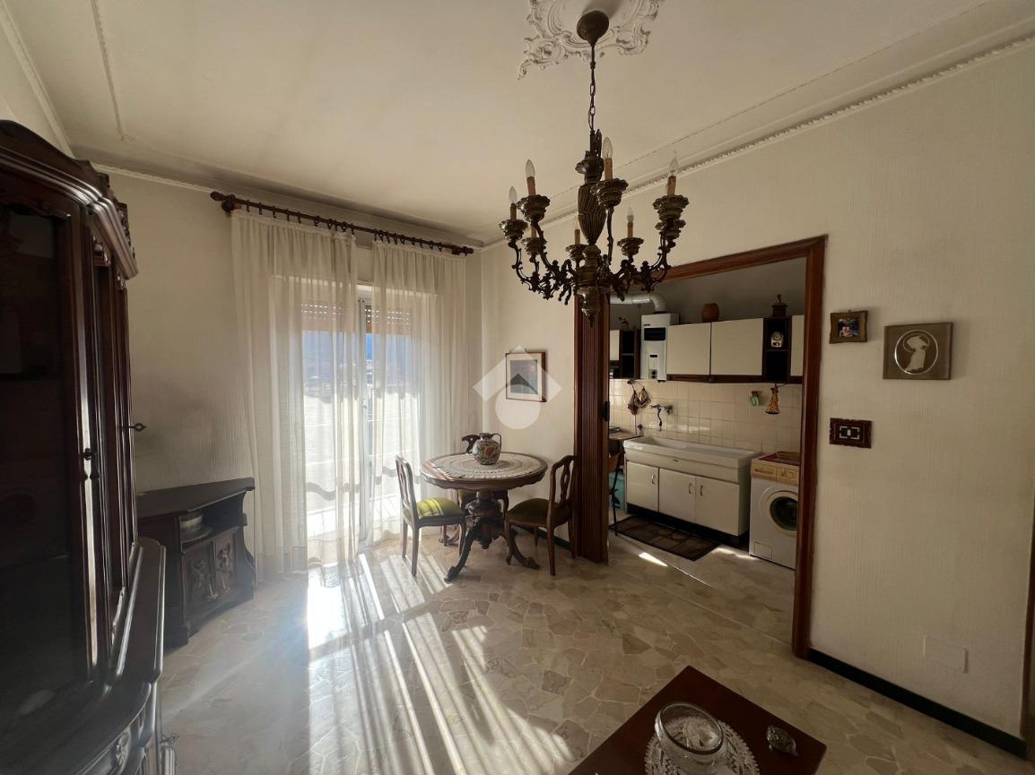3 rooms Apartment in Genoa, Italy No. 236879