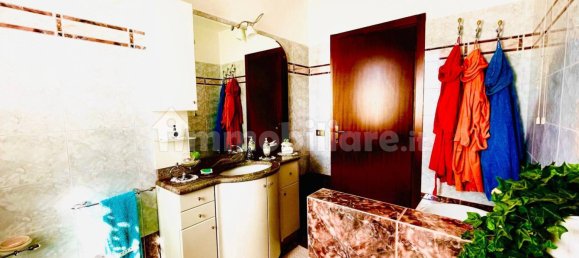 Дом с 3 спальнями в Рончелло, Италия № 380369 32