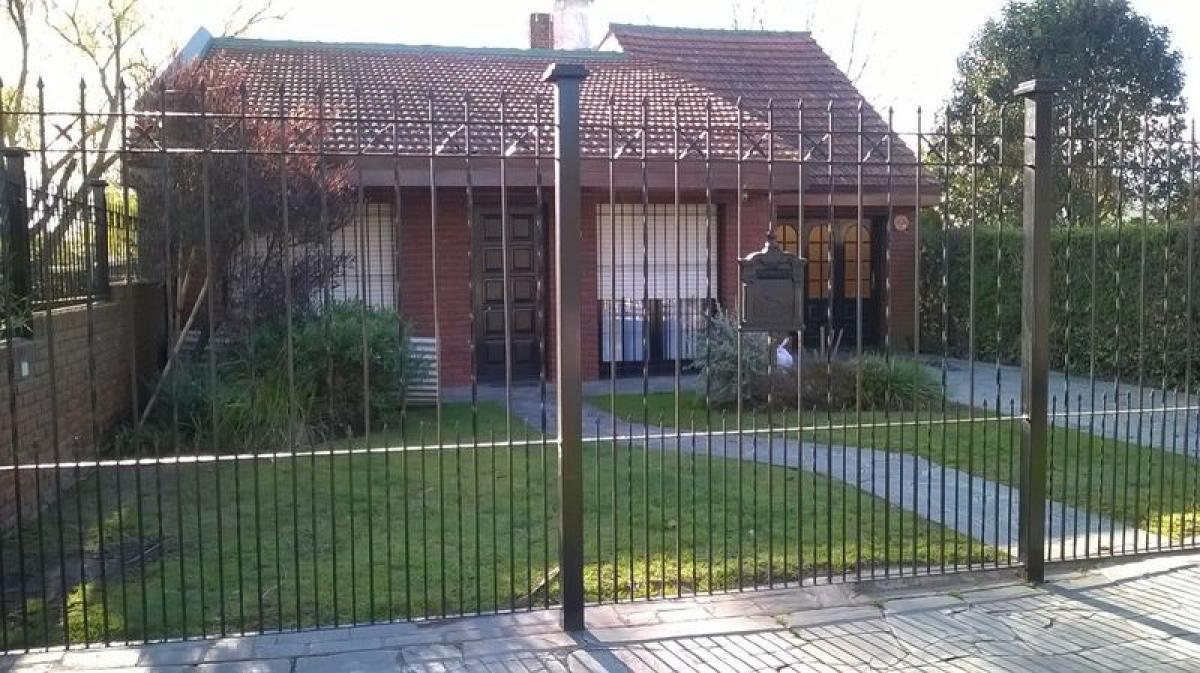 3 bedrooms House in Mar del Plata, Argentina No. 96590