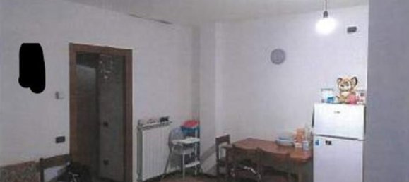 2-salle Appartement à Castano Primo, Italy No. 2614 6