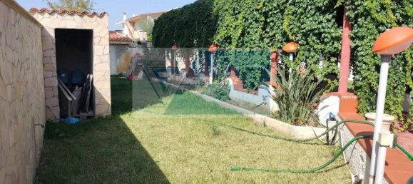 Villa de 4 habitaciónes en Syracuse, Italy No. 246139 2