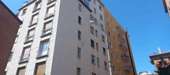 3m² Garage in Bologna, Italy No. 9337 5