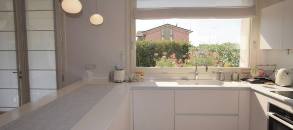 5 rooms Villa in Parma, Italy No. 237766 3