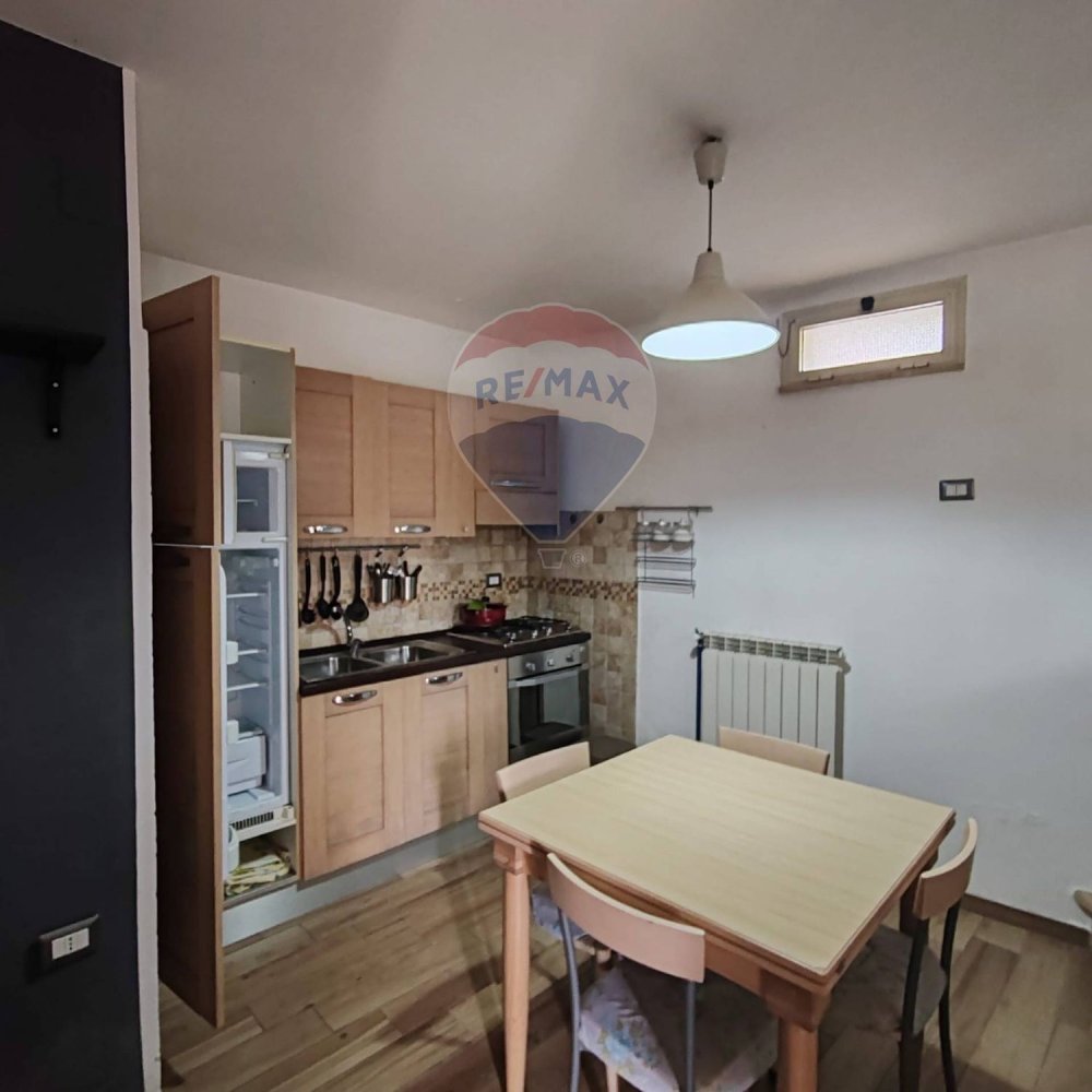 4 bedrooms Apartment in Vallerotonda, Italy No. 324136