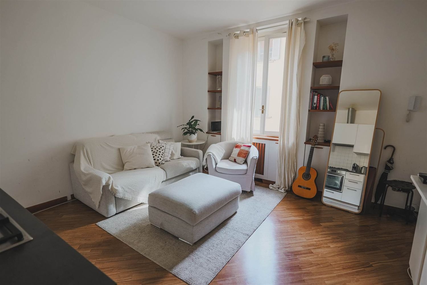 2 rooms Apartment in Milan, Italy No. 250676