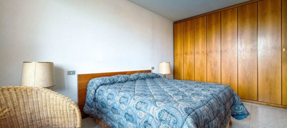 Casa de 5 divisões em Oleggio, Italy N.º 297044 20