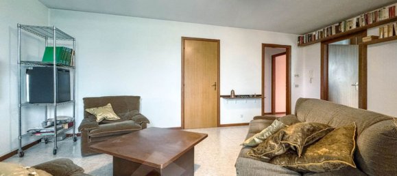 Casa de 5 divisões em Oleggio, Italy N.º 297044 16