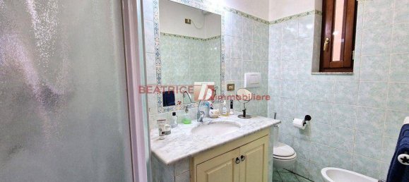 3 bedrooms House in Lucca, Italy No. 12293 16