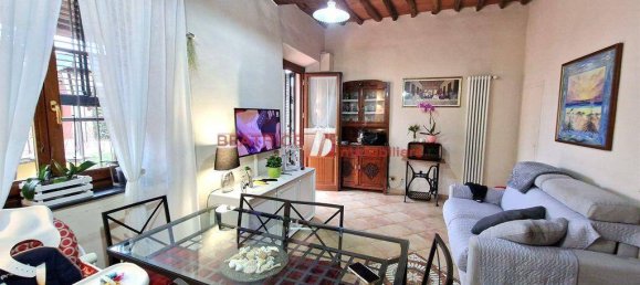 3 bedrooms House in Lucca, Italy No. 12293 6