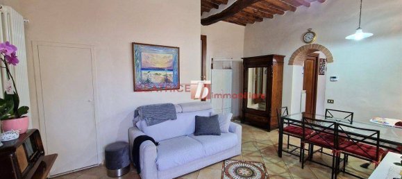 3 bedrooms House in Lucca, Italy No. 12293 9