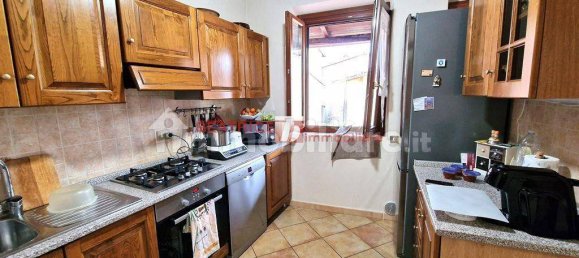 3 bedrooms House in Lucca, Italy No. 12293 12