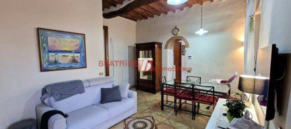 3 bedrooms House in Lucca, Italy No. 12293 8