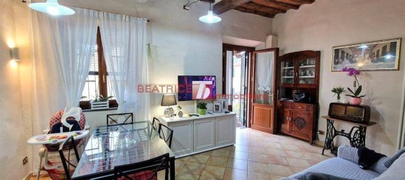 3 bedrooms House in Lucca, Italy No. 12293 3