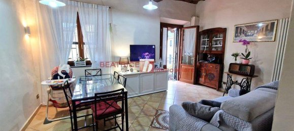 3 bedrooms House in Lucca, Italy No. 12293 2