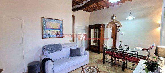 3 bedrooms House in Lucca, Italy No. 12293 10