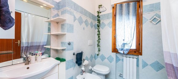 5 bedrooms Apartment in Pistoia, Italy No. 326830 28