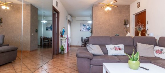 5 bedrooms Apartment in Pistoia, Italy No. 326830 3