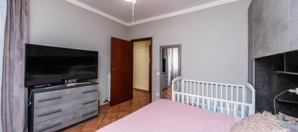 5 bedrooms Apartment in Pistoia, Italy No. 326830 17