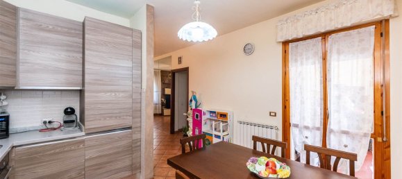 5 bedrooms Apartment in Pistoia, Italy No. 326830 9