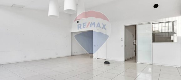 Imóvel comercial de 3 divisões em Pieve Emanuele, Italy N.º 265349 9