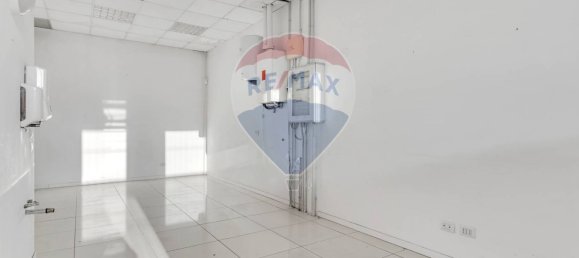 Imóvel comercial de 3 divisões em Pieve Emanuele, Italy N.º 265349 3