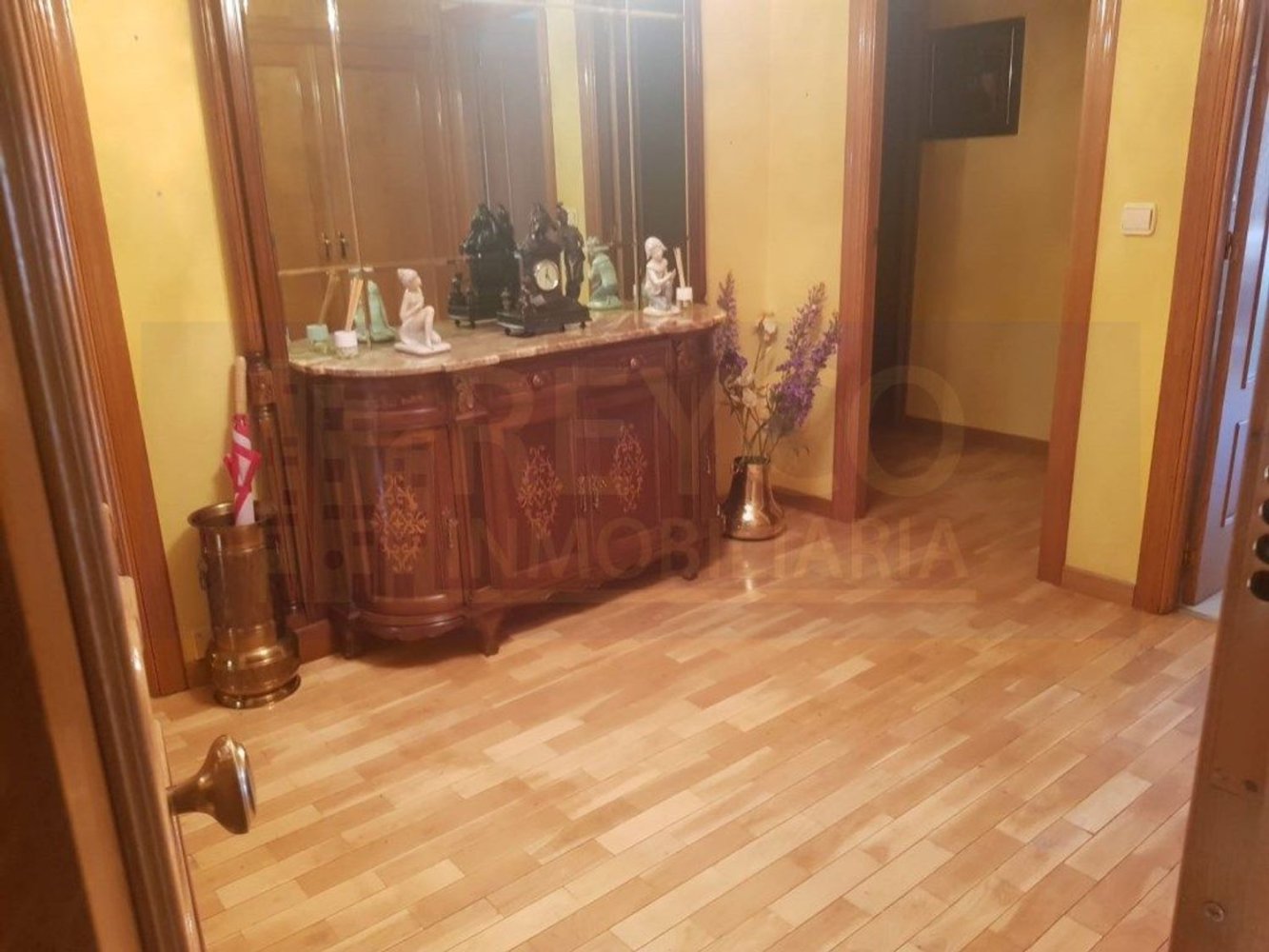 Apartamento de 3 dormitorios en La Rioja, Spain No. 153806